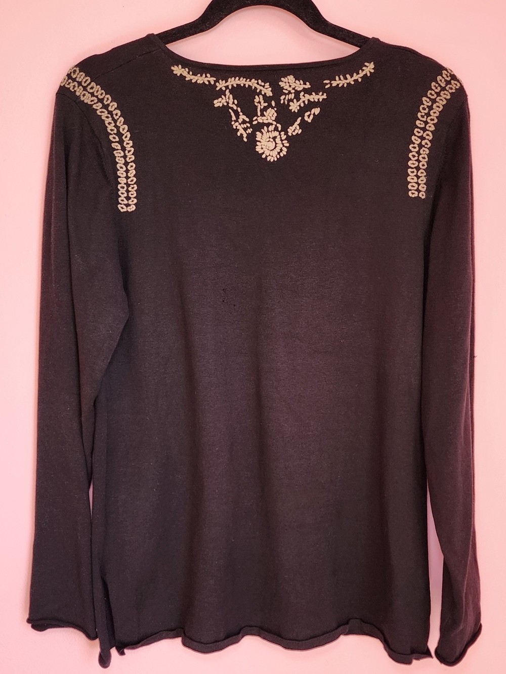 Chico's Black Long-Sleeve Top with Cream Embroidered V-Neck Bohemian - Picture 6 of 10
